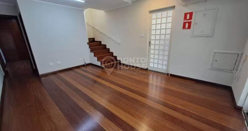 Casa à Venda em Moema, 3 Dormitórios, 2 Vagas, Em Ótimo Estado de Conservação.