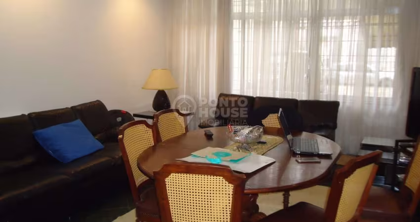 Casa à Venda no bairro Planalto Paulista, 3 Dormitórios, 5 Vagas e Piscina
