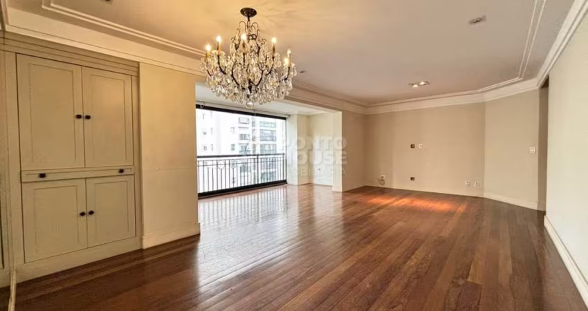Apartamento para locação no bairro em Moema de 137m², 3 suítes e 3 vagas