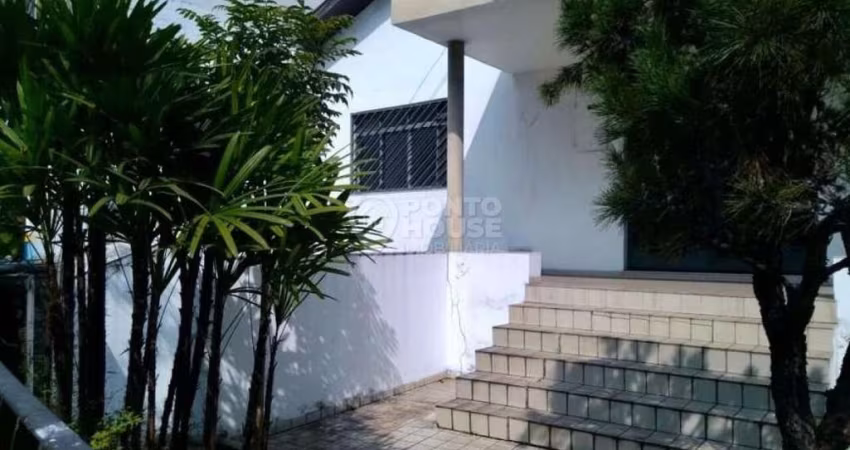 Casa térrea à venda no bairro Mirandópolis de 3 dormitórios, 2 salas e 2 vagas