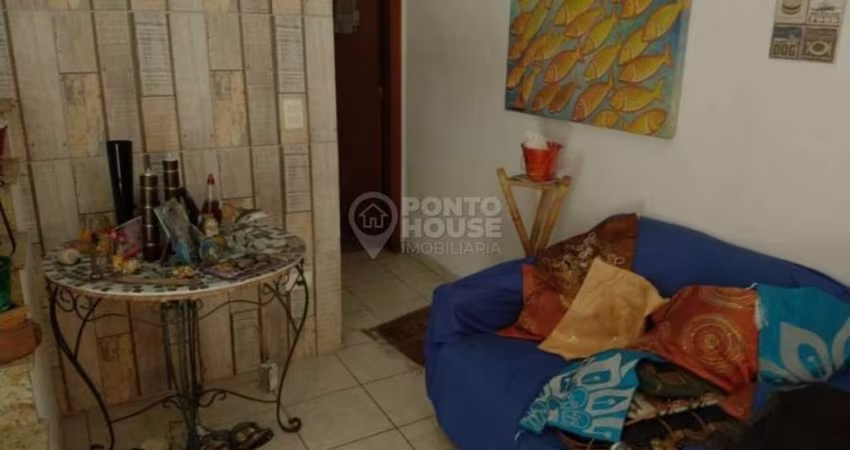 Sobrado à venda no bairro Vila Gumercindo com 3 dormitórios, 1 suíte e 2 vagas