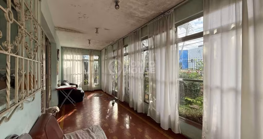 Casa Terrea  terreno 12x27  com 2 dorm quintal edícula 3 vagas Vila Monumento