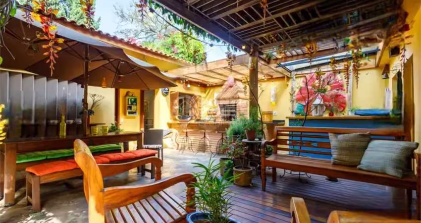 Casa à Venda no bairro Planalto Paulista, 3 Dormitórios, 3 Vagas, Junto Helvétia