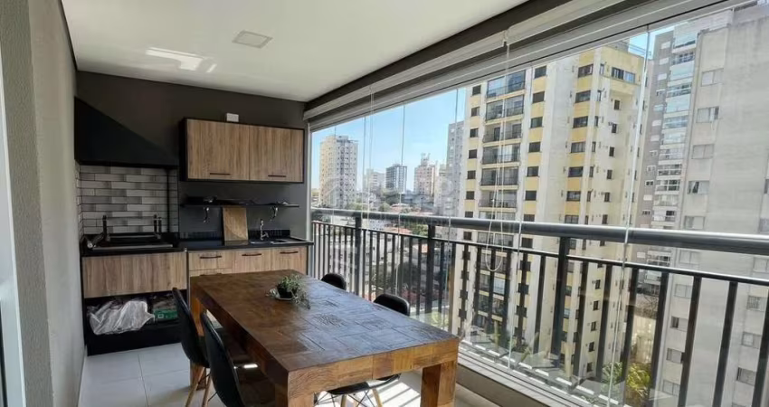 Apartamento à venda no bairro Saúde, 2 dormitórios, 1 suíte e 1 vaga, varanda gourmet