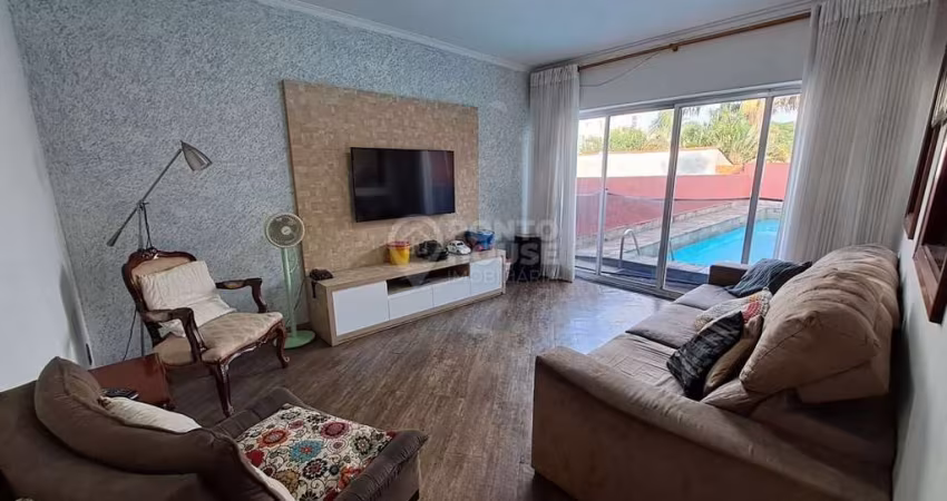 Casa à Venda no Planalto Paulista, 4 Suítes, 4 Vagas e Piscina