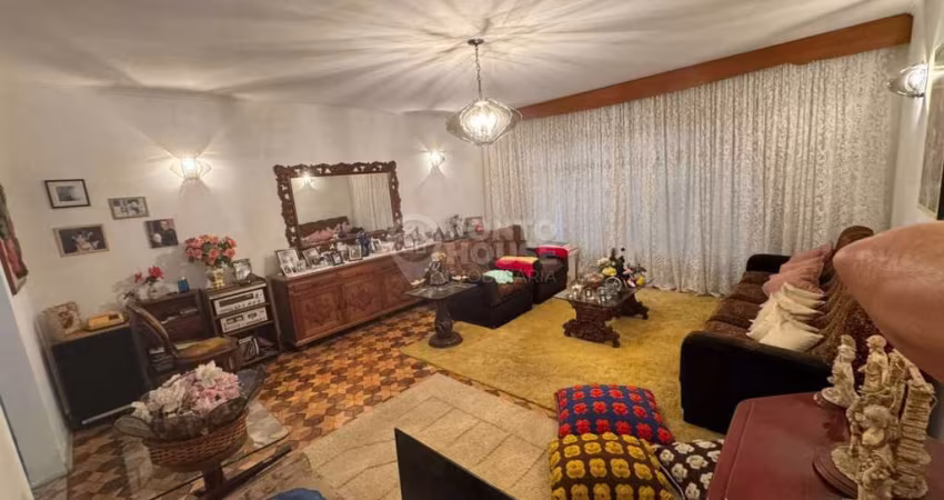 Sobrado à venda no bairro Bosque da Saúde de 218m², 3 suítes e 3 vagas