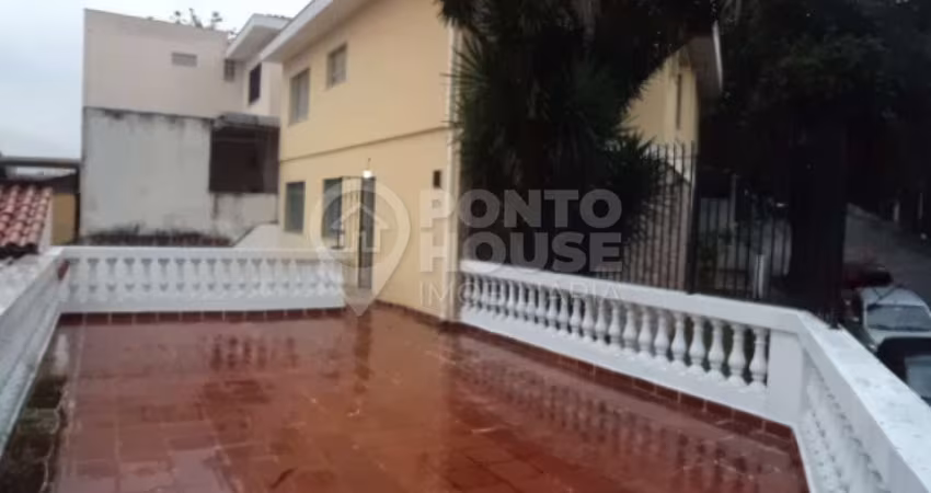 Sobrado para locação de 200m² no Parque Jabaquara com 4 dormitórios e 3 vagas