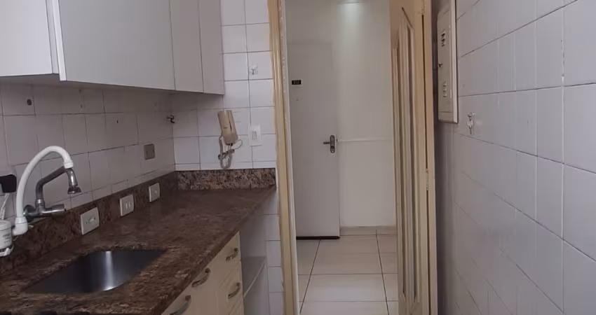 Apartamento com dois dormitórios à venda na Liberdade.