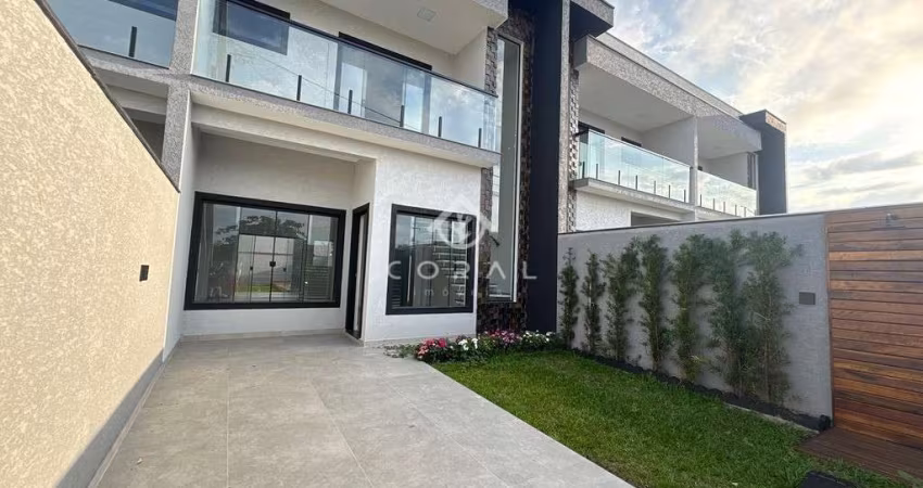 Sobrado com Piscina e Suíte a Poucos Passos do Mar