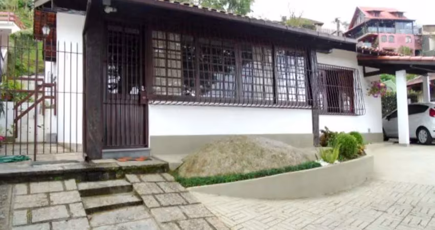 CASA À VENDA, 300 M² POR R$ 770.000,00 - IUCAS - TERESÓPOLIS/RJ