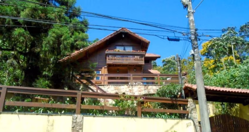 CASA À VENDA, 282 M² POR R$ 1.300.000,00 - CARLOS GUINLE - TERESÓPOLIS/RJ