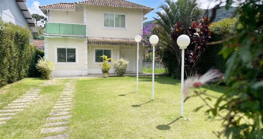 CASA  4 QUARTOS À VENDA EM CONDOMÍNIO, 205 M² POR R$ 750.000,00 - ALBUQUERQUE- TERESÓPOLIS/RJ