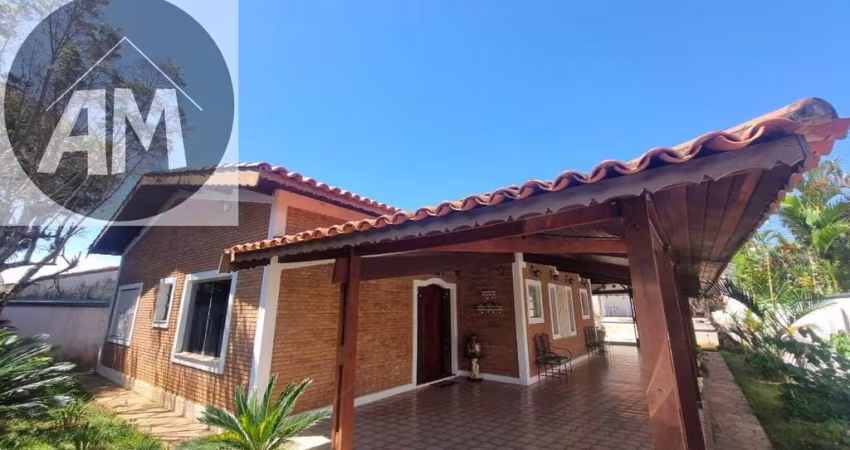 Casa Mobiliada para Locação em Atibaia com 03 Suítes  - Loteamento Morumbi