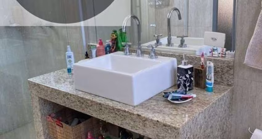 Casa de Esquina com 4 Dormitórios (1 Suíte) para Aluguel ? Completa e Bem Localizada