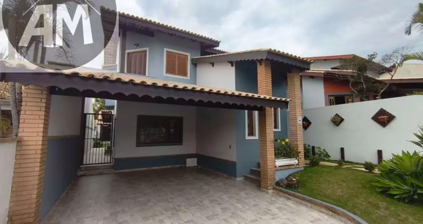 Casa alto padrão com 3 dormitórios (1 suíte com closet), piscina e edícula completa