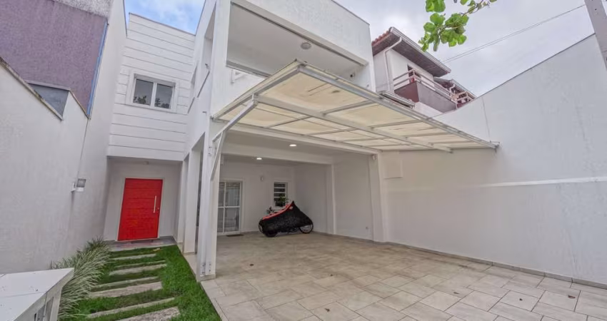 Amplo sobrado localizado pertinho da Praia!