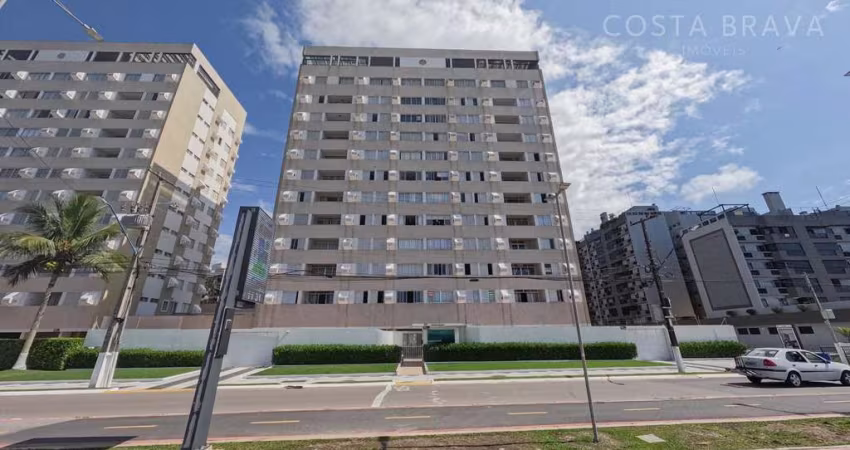 Amplo apartamento de frente para o mar
