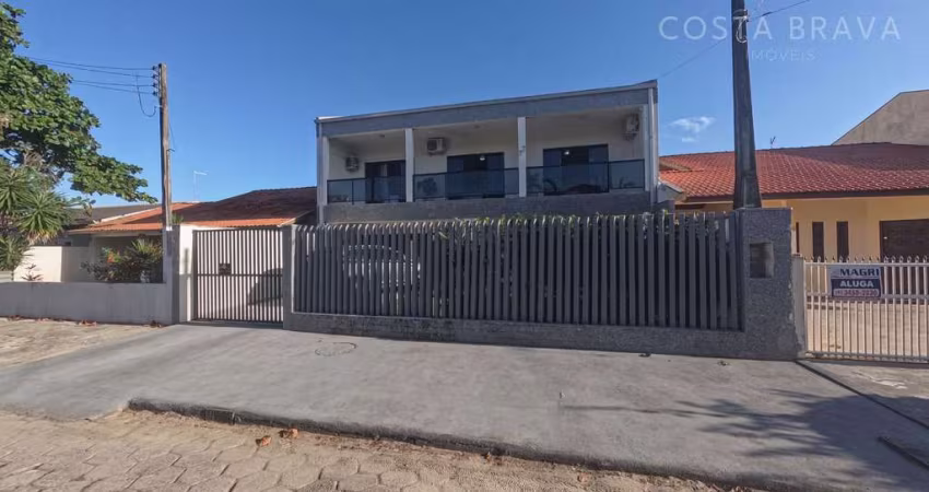 Casa em Bal. Caravelas  -  Matinhos