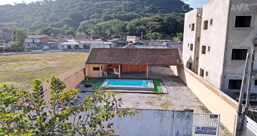Casa em Tabuleiro  -  Matinhos