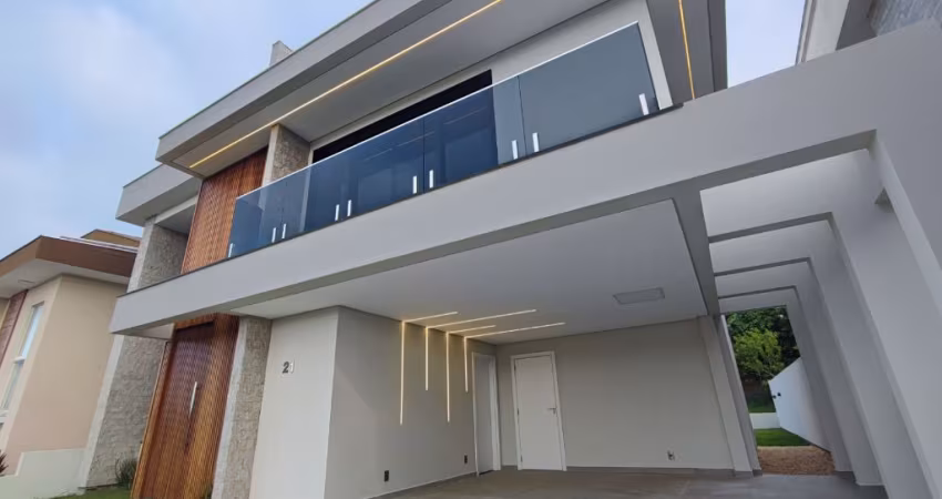 CASA COM 3 SUITES EM CONDOMINIO FECHADA INGLESES - NORTE DA ILHA