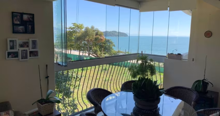 APARTAMENTO FRENTE MAR NA PRAIA DE CANASVIEIRAS – UM REFÚGIO EXCLUSIVO!