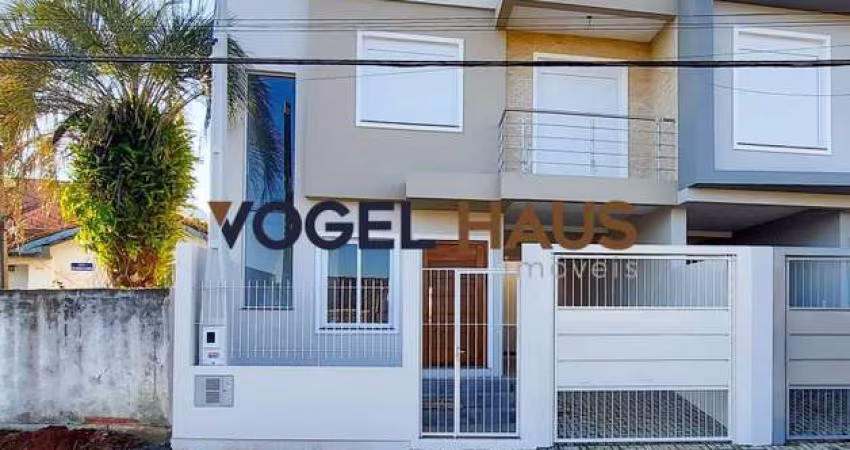 Sobrado novo de 3 Dormitórios sendo 1 Suíte com Sacada