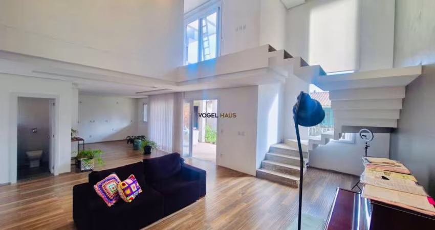Casa com amplo espaço e excelente localização!