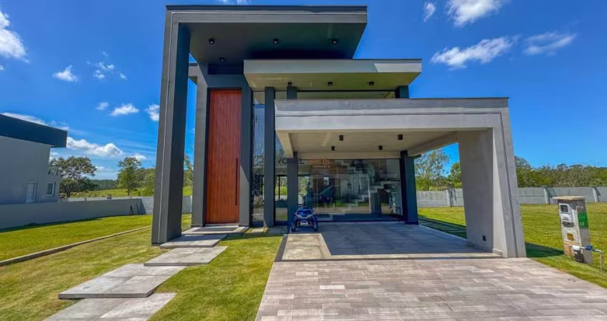 Luxuosa casa em Condomínio- Reservas do lago