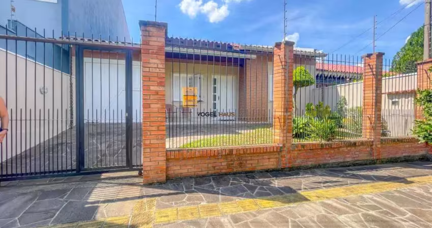 Casa térrea no Moinhos, Canoas - com pátio amplo no fundos