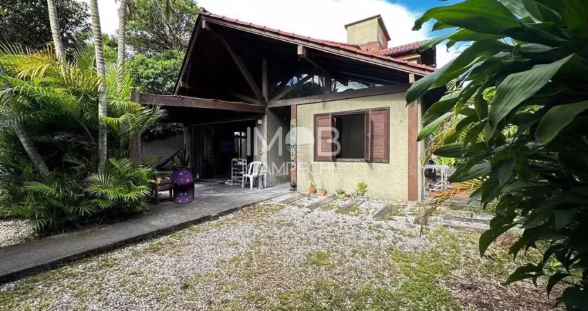 Casa com 3 quartos à venda na Rua Pau de Canela, 1145, Campeche, Florianópolis