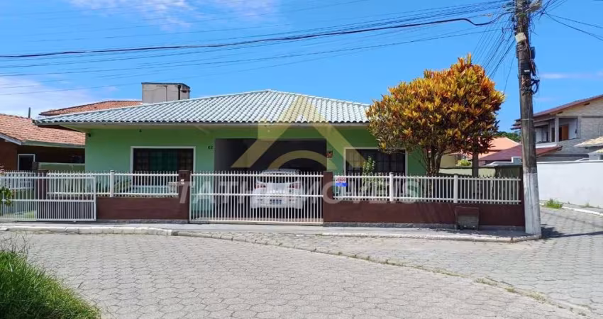 Casa para Venda em Florianópolis, Ingleses do Rio Vermelho, 4 dormitórios, 1 suíte, 2 banheiros, 2 vagas