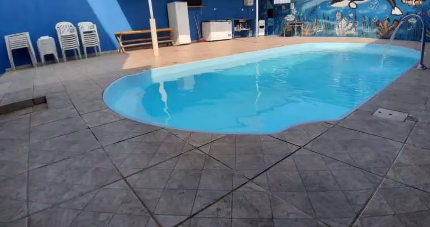 Casa com piscina  [casa 2 quartos com suíte] [zona leste]