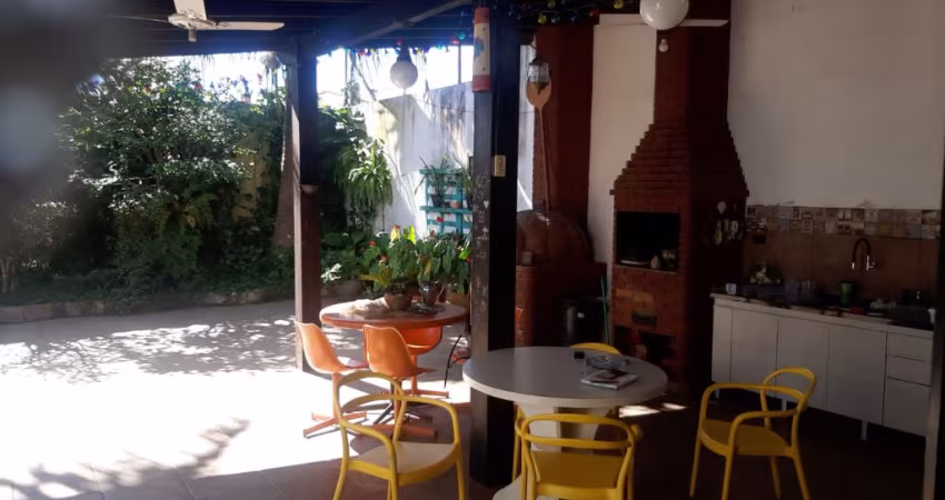 Casa a venda em Condomínio Jd. Colibri!!!