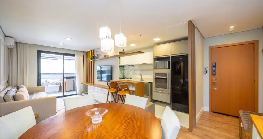 APARTAMENTO SOFISTICADO NO ÁGUA VERDE – 3 DORMITÓRIOS, SACADA COM CHURRASQUEIRA E ACABAMENTOS DE ALTO PADRÃO