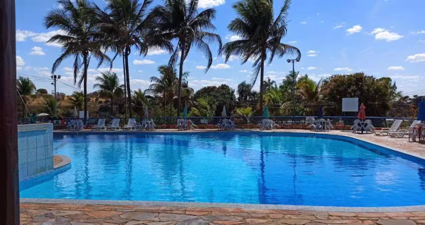 CONDOMINIO THERMAS DAS CALDAS Casa em Condomínio com 4 Quarto(s) e 3 banheiro(s) à Venda, 150 por R$ 550.000 no setor Centro AD7870