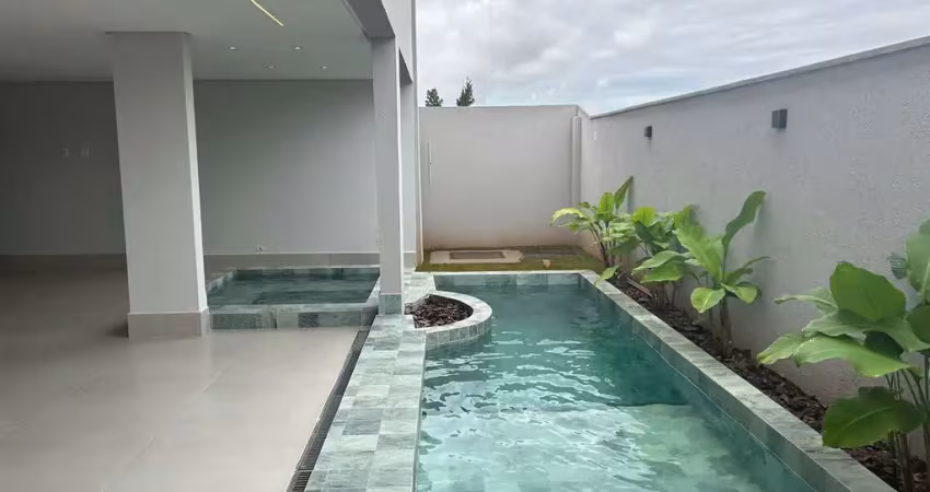 CASA TÉRREA JARDINS BOLONHA Casa em Condomínio com 4 Quarto(s) e 5 banheiro(s) à Venda, 250 por R$ 1.850.000 no setor Jardins Bolonha AD11347