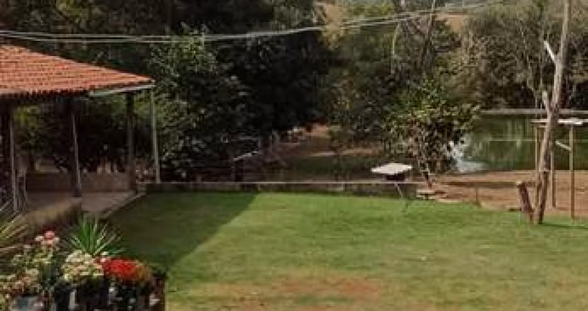 **Explore a Vida ao Ar Livre: Chácara de 27.486 m² em Caldazinha!**  Chácara à Venda, 100 por R$ 980.000 AD13350