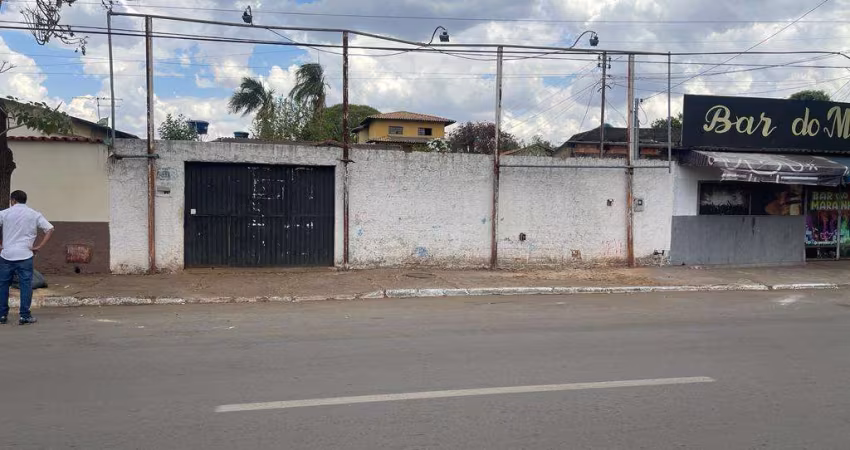 Área Crimeia Oeste ( frente praça ) Área / Terreno à Venda, 400 por R$ 500.000 no setor Setor Criméia Oeste TA15191