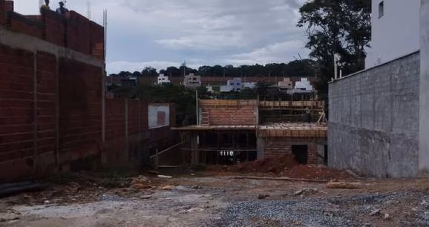 JARDINS CAPRI - LOTE QUITADO PRÓXIMO A MATA Lote à Venda, 250 por R$ 275.000 no setor Jardins Capri AD16834