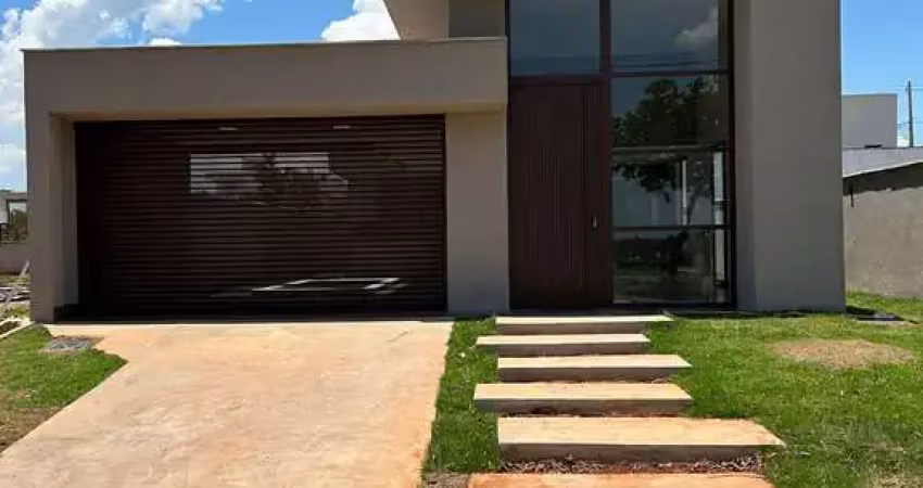 Casa 3 suítes no condomínio em Senador Canedo Casa em Condomínio com 3 Quarto(s) e 3 banheiro(s) à Venda, 179.63 por R$ 1.147.000 no setor Terras Alpha Residencial 1 TA17754