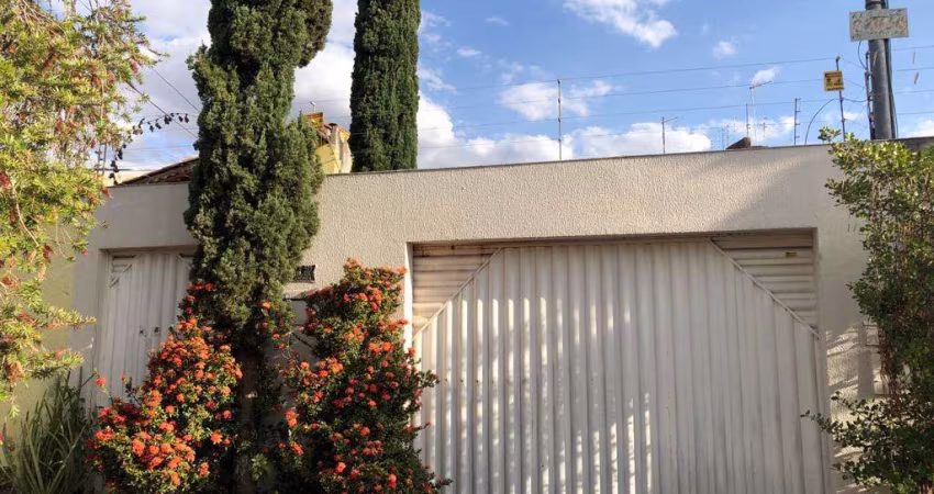 Casa 3 suítes Lindíssima Jardim América  Casa de Rua com 3 Quarto(s) e 4 banheiro(s) à Venda, 145 por R$ 650.000 no setor Jardim América TA19464