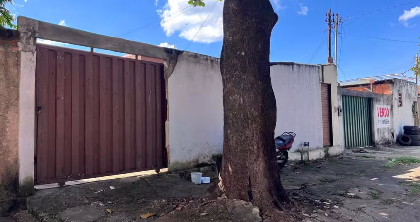 Casa de Rua Casa de Rua com 3 Quarto(s) e 1 banheiro(s) à Venda, 200 por R$ 330.000 no setor Jardim Bela Vista AD20549