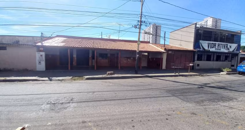 Casa Residencial e Comercial Casa de Rua com 3 Quarto(s) e 1 banheiro(s) à Venda, 400 por R$ 650.000 no setor Vila Jaragua ST22603
