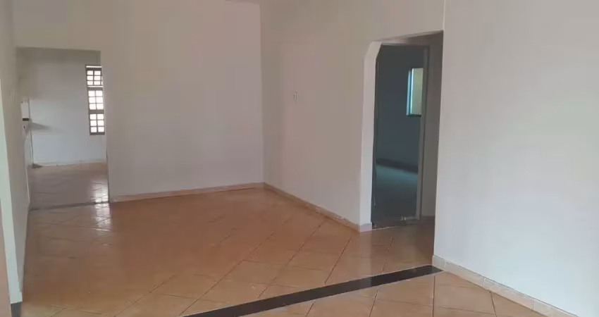 CASA GOIANIRA Casa de Rua com 4 Quarto(s) e 3 banheiro(s) à Venda, 310 por R$ 700.000 no setor Vila Verdes Mares AD23833