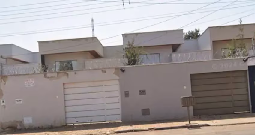 CASA EM TRINDADE VILA PAI ETERNO Casa de Rua com 3 Quarto(s) e 2 banheiro(s) à Venda, 104 por R$ 390.000 no setor Setor Pai Eterno VN24443