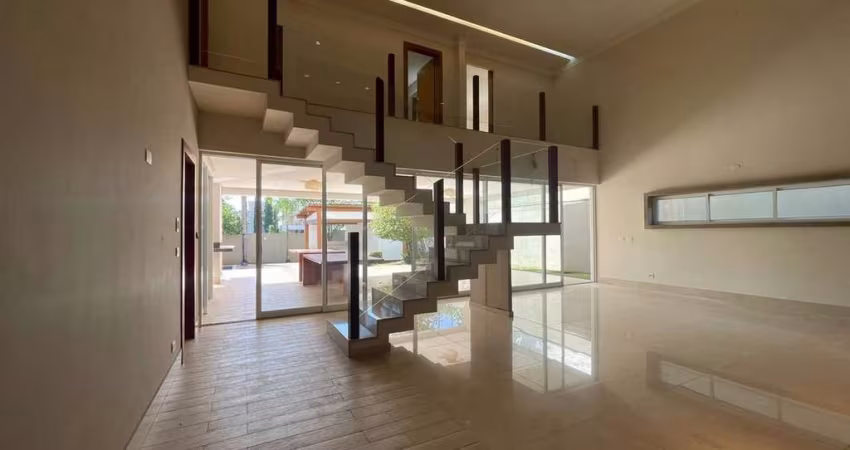 Sobrado no Jardins Milão  Casa em Condomínio com 4 Quarto(s) e 7 banheiro(s) à Venda, 400 por R$ 3.650.000 no setor Jardins Milão TA25069