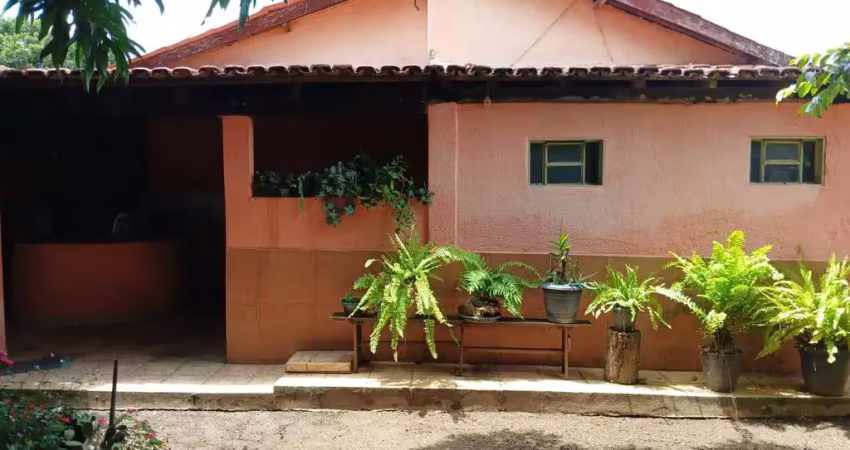 CASA EM ABADIA DE GOIÁS Casa de Rua com 3 Quarto(s) e 2 banheiro(s) à Venda, 100 por R$ 300.000 no setor Setor Central AD25890