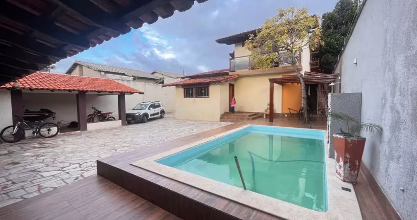 Sobrado com 257 m² na rua guimarães rosa em luziânia, próximo ao corpo de bombeiros sobrado com 3 quarto(s) e 3 banheiro(s) à venda, 257 por r$ 820.000 no setor parque estrela dalva ii vn26547