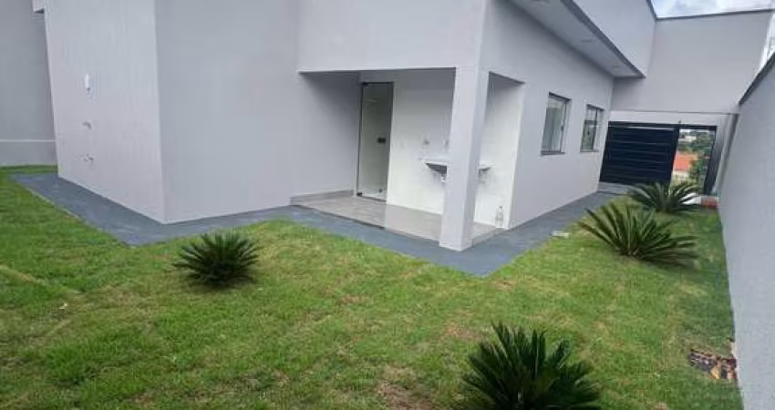 Casa de 03/04 localizada setor Monte Cristo em Trindade - Go. Casa de Rua com 3 Quarto(s) e 2 banheiro(s) à Venda, 100 por R$ 380.000 no setor Residencial Monte Cristo IN26731