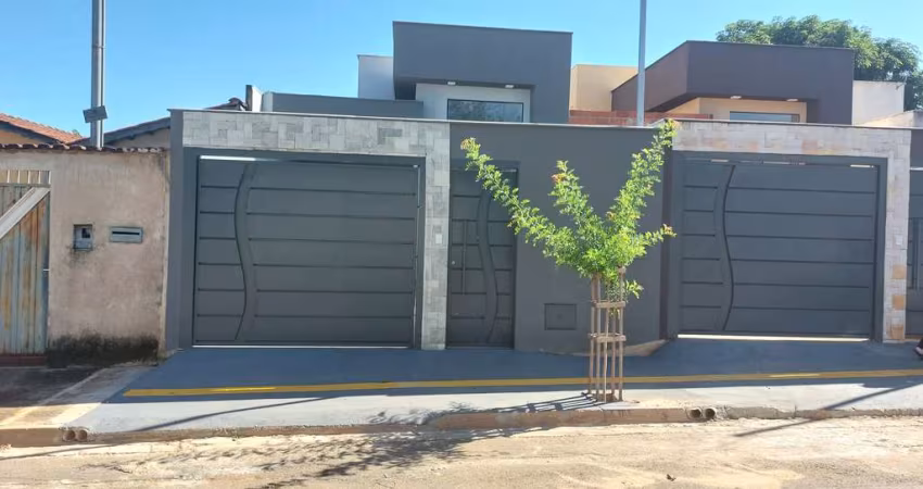 Casa térrea com suite e churrasqueira à carvão Casa de Rua com 2 Quarto(s) e 1 banheiro(s) à Venda, 93 por R$ 375.000 no setor Setor Orientville AD27035